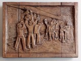 Basorelief Pascani 1907 - Eliberarea rasculatilor de muncitorii Atelierelor CFR, Lemn