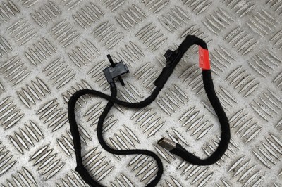 Port USB/AUX-In TESLA MODEL 3 2021 OEM: 1593174-00-C 22281367 foto