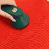 Dispozitiv Portabil pentru &Icirc;ndepărtarea Scamelor
