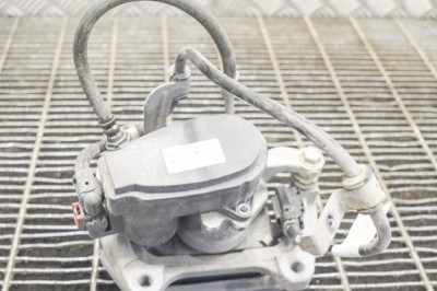 Etrier de fr&amp;acirc;nă dreapta spate TESLA MODEL 3 2020 OEM: 1044624-00-H 12361567 foto