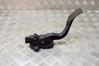 Pedala de accelerație MITSUBISHI OUTLANDER II CW_W 2009 OEM: 07135B3A,MN101543,07135B3A0354 14221417 foto