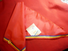 Cravata de Pionier ,margine tricolora ,eticheta orig. Zimnicea + Insigna Pionier foto