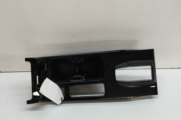 Suport de pahar HONDA e:Ny1 2024 OEM: 83430-31A-E0-20 | 31931747