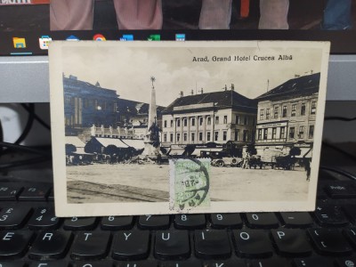 Arad, Grand Hotel Crucea Albă, căruțe, mașini, făăr editură, circa 1925, 205 foto