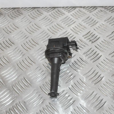 Bobina de inducție de &amp;icirc;naltă tensiune VOLVO V70 II SW 2006 OEM: 30713416,1220703014,0221604001 1587998 foto