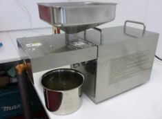 Presa ulei la rece universala 0.4 kw 1 an garantie