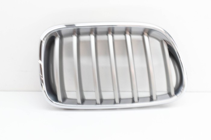 Grila dreapta față BMW X3 F25 2017 OEM: 7237422,51117237422 18049213