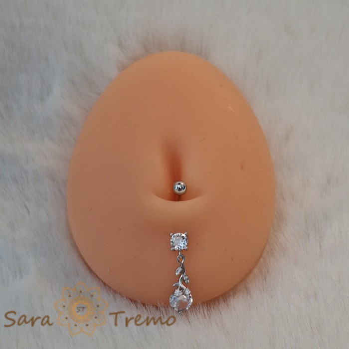 Piercing buric din argint 925 cu cristale zirconia albe in forma de floare, 3.5 cm, tija subtire