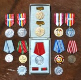 Lot 13 decoratii comuniste Romania