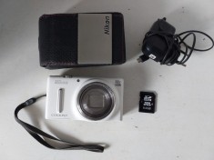 *Aparat foto digital Nikon COOLPIX S9600, 16MP, alb + Card 8GB, stare foarte buna foto