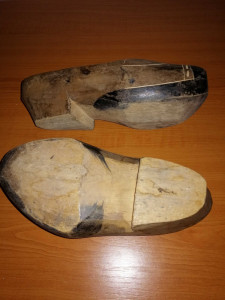 Papuci de lemn olandezi vintage saboti de lemn Olanda 22 cm/36 | Okazii.ro