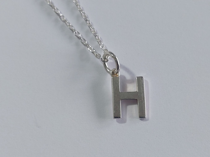 Lantisor din argint cu litera H(6130)