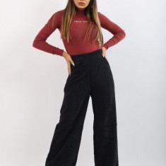 Pantaloni reiati model evazat Stradivarius