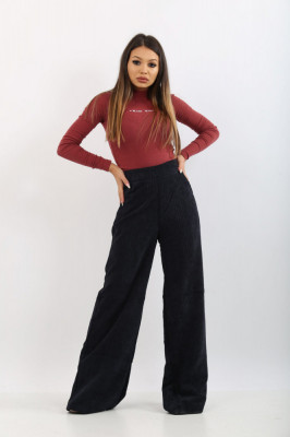 Pantaloni reiati model evazat Stradivarius foto