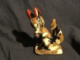 Vintage / Design - Figurina / Bibelou Veverita din ceramica realizata manual mijlocul sec XX / Transilvania !