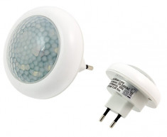 Lampa de Veghe cu Senzor de Miscare si Lumina 220V, Putere 0.5W foto