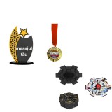 Cumpara ieftin Cadou de Absolvire Personalizat , Trofeu Plexiglass, Medalie cu Poza E i Cutie Hexagonala cu 24 de Fotografii