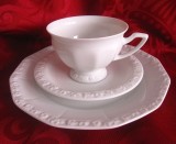 SET MIC DEJUN PORTELAN ROSENTHAL CLASSIC ROSE MODEL MARIA SET TRIO CEASCA CAFEA CU FARFURII
