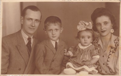 FOTOGRAFIE FAMILIE 1~ Romeo Studio, Calea Rahovei ~ DIMENSIUNI 130 X 85 mm. foto