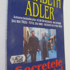 Secretele trecutului - Elisabeth Adler