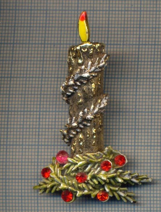 AX 1037 INSIGNA -SPECIFICA SARBATORILOR DE IARNA -PENTRU COLECTIONARI