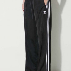 adidas Originals pantaloni de trening Firebird Loose culoarea negru, cu imprimeu, IT7404