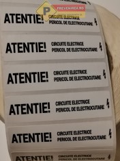 Banda pentru cabluri electrice foto