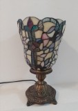 Superba lampa antica stil Tiffany pentru noptiera cu talpa din bronz