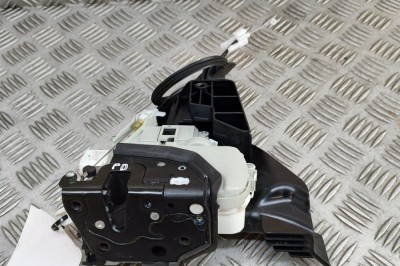 &amp;Icirc;ncuietoare ușă dreapta față PORSCHE CAYENNE Coupe 9YB 2023 OEM: 8J2837016E 30744801 foto
