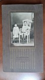 Fotografie pe carton, 2 fetite, perioada interbelica