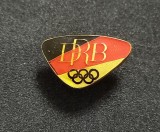 insignă-FEDERATIA de LUPTE din GERMANIA(Inelele simbolizează participarea la mișcarea olimpică M&uuml;nchen 1972 sau Montreal 1976)