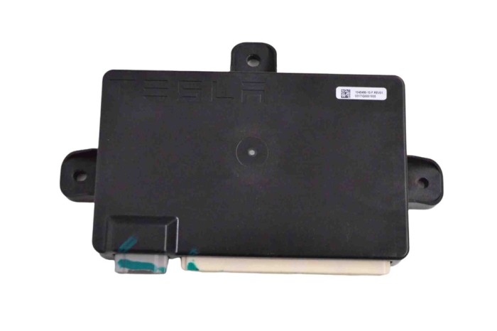 Modul de control ușă dreapta spate TESLA MODEL X 2017 OEM: 1045490-10-F 14891154