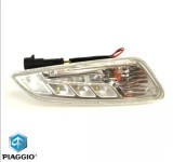 Cumpara ieftin Semnalizare fata dreapta originala Vespa Primavera ie (13-) &acirc;&euro;&ldquo; Primavera iGet (14-) - Sprint ie (14-) 4T 3V AC 125-150cc (cu LED)