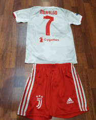 SET ECHIPAMENT RONALDO SEZON 2019-2020 4-15ANI foto