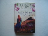 Fata de pe stanca - Lucinda Riley, Litera