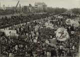 Cumpara ieftin 1 Mai 1965 Foto mare demonstratie 18x13 cm Bucuresti / Aviatorilor Ceausescu Dej