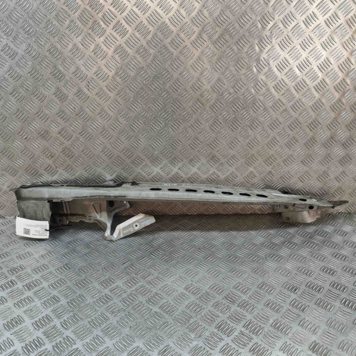 Suport aripa dreapta față PORSCHE CAYENNE 9PA 2004 OEM: 7L5805176A,7L5.805.176.A 28931474