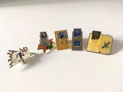 * Lot 5 insigne Jocurile Olimpice, 1993 si 1994 foto