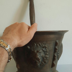 Mojar de Palat Luis XIV din bronz, secol 16, Cap de Leu, 26,6x18,5x38cm, 9kg