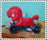 Calut romanesc din plastic_anii 80_vintage