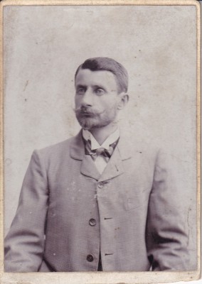 PORTRET DOMN KARL HANNY BUCURESTI CALEA VICTORIEI 77 foto