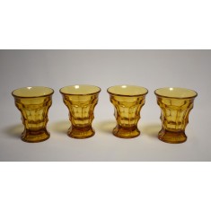 Patru pahare Art Deco din sticlă presată de culoare chihlimbar - cca.1930