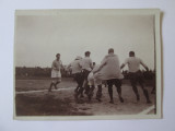 Fotografie originală 118 x 89 mm meci de fotbal anii 20, Alb-Negru, Romania 1900 - 1950, Sport