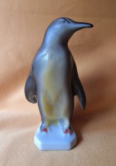 PINGUIN - produs vechi romanesc fabricat la Curtea de Arges, anii 1970, era socialista, bibelou vechi, ceramica portelan, piesa superba