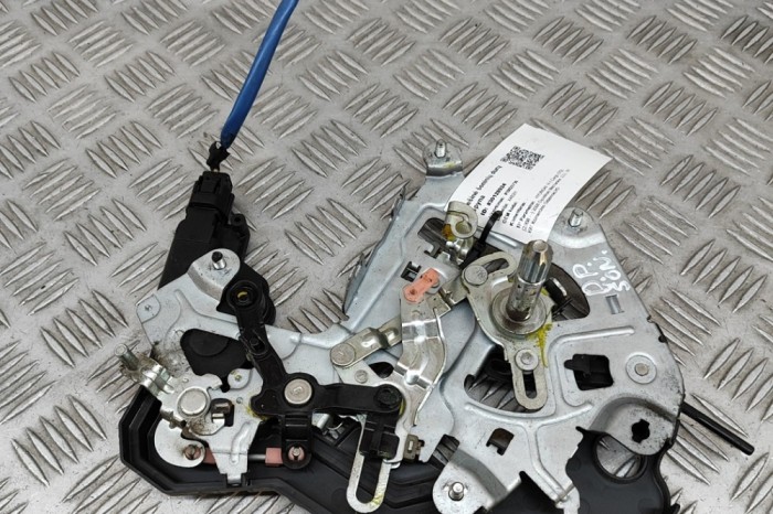 &Icirc;ncuietoare ușă culisantă dreapta HYUNDAI H-1 Cargo TQ 2008 OEM: 81450-4H050 30128924