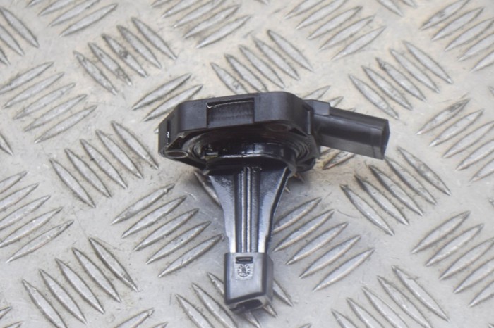 Senzor de nivel ulei VW T-ROC A11 2018 OEM: 04L907660C,6PR009629-12 12289436