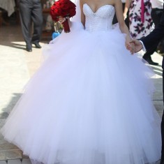 Cauti Vand Rochie De Mireasa Atelier Victor Marina Vezi Oferta Pe