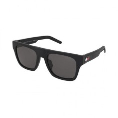 Tommy Hilfiger ochelari de soare unisex cu rama neagra din plastic si lentile negre polarizate TH1976/S 003/M9