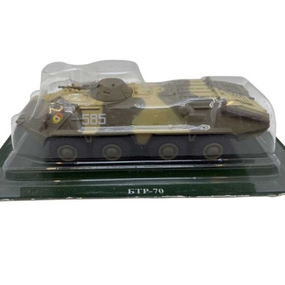 Macheta metal tanc rusesc btr-70 scara 1/72 foto