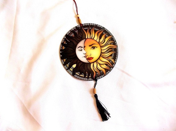 ornament pe lemn soarele si luna 40950